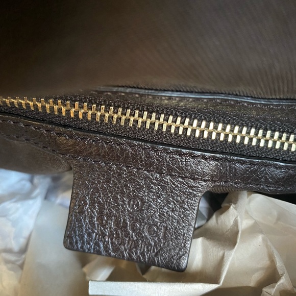 Large GUCCI GG Canvas Shoulder Bag - Picture 5 of 16